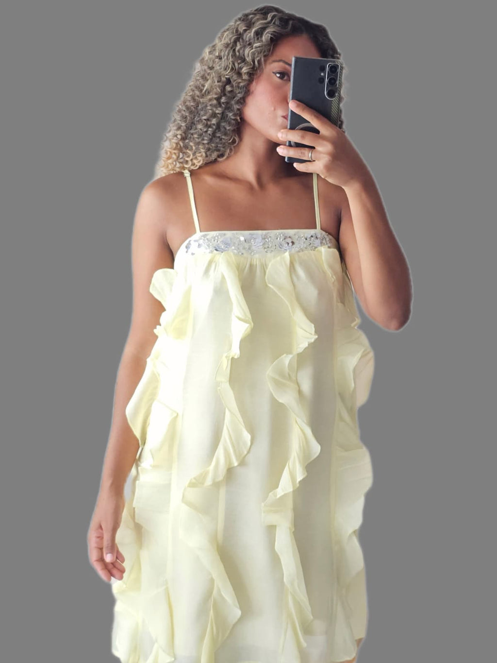 Abito Mini "Sunshine Ruffles" - Giallo Pastello con Paillettes