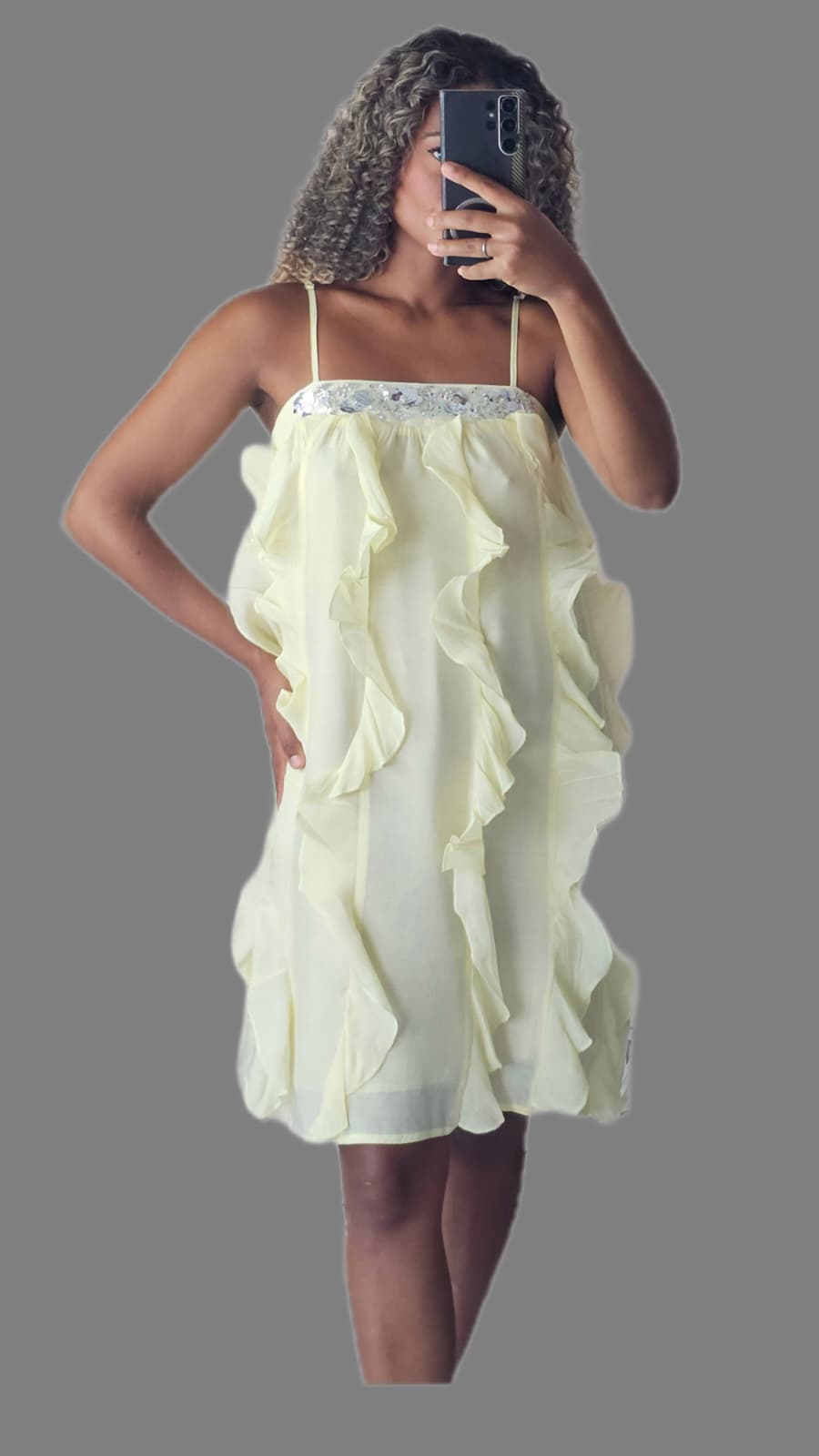 Abito Mini "Sunshine Ruffles" - Giallo Pastello con Paillettes