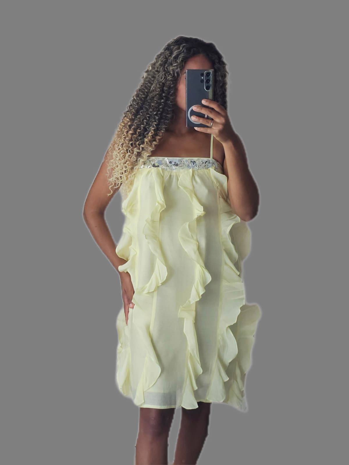 Abito Mini "Sunshine Ruffles" - Giallo Pastello con Paillettes
